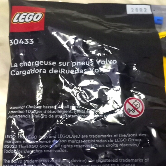 Lego Technic  Volvo Building Toy - Picture 9 of 12